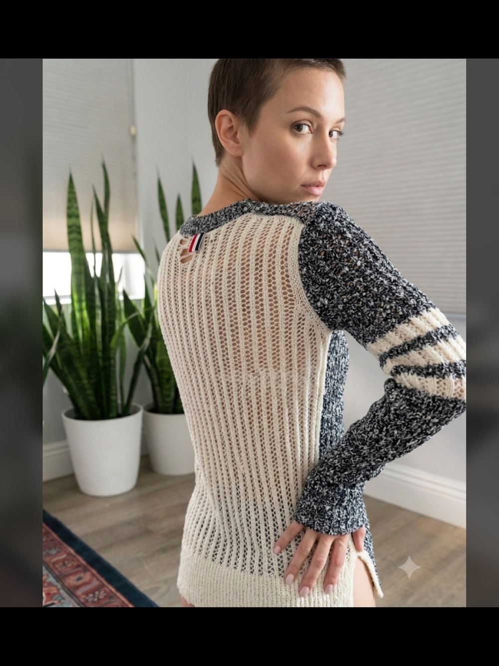 THOM BROWNE SWEATER SMALL